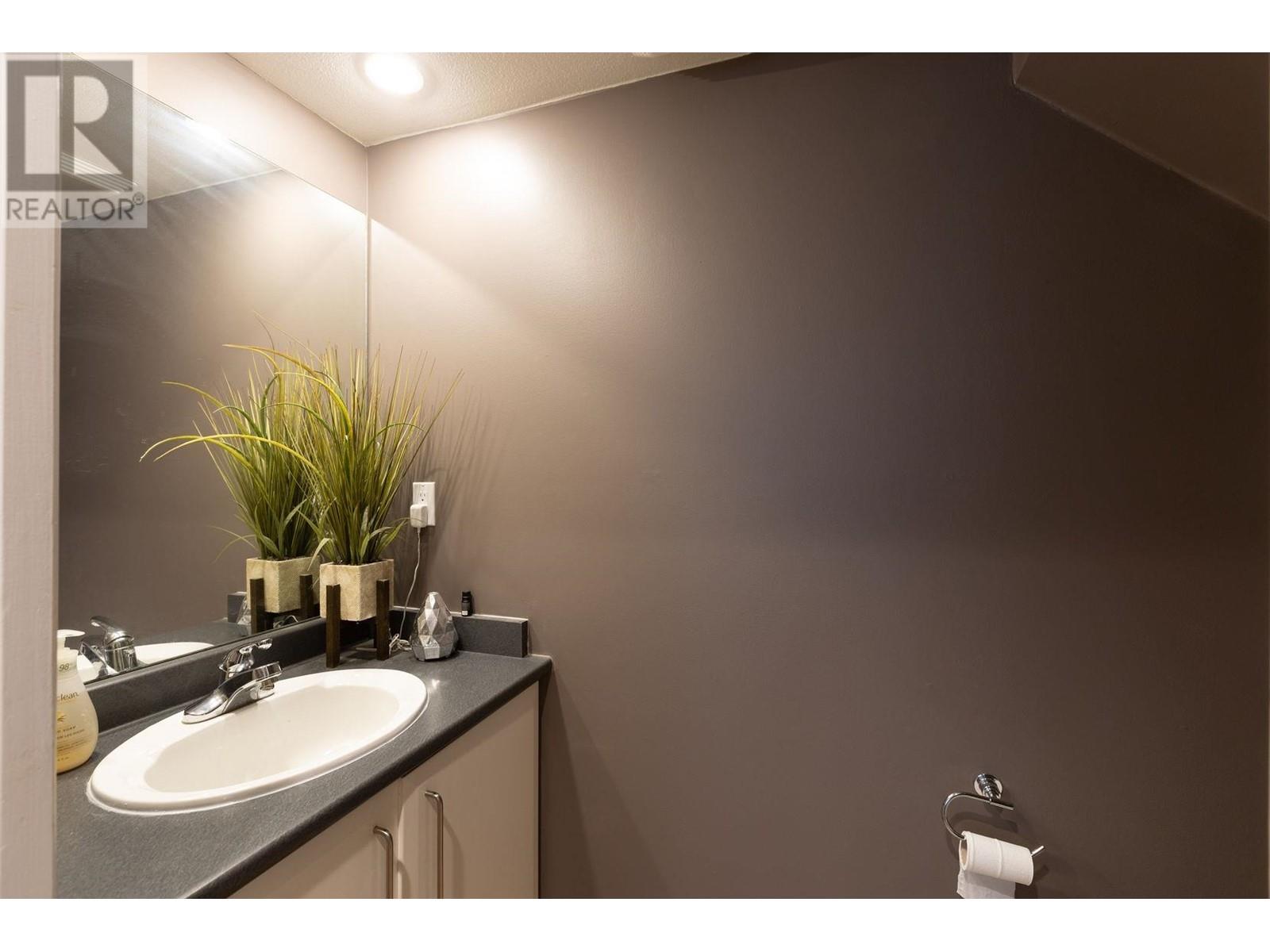 Listing Picture 7 of 22 : 7426 MAGNOLIA TERRACE, Burnaby / 本拿比 - 魯藝地產 Yvonne Lu Group - MLS Medallion Club Member