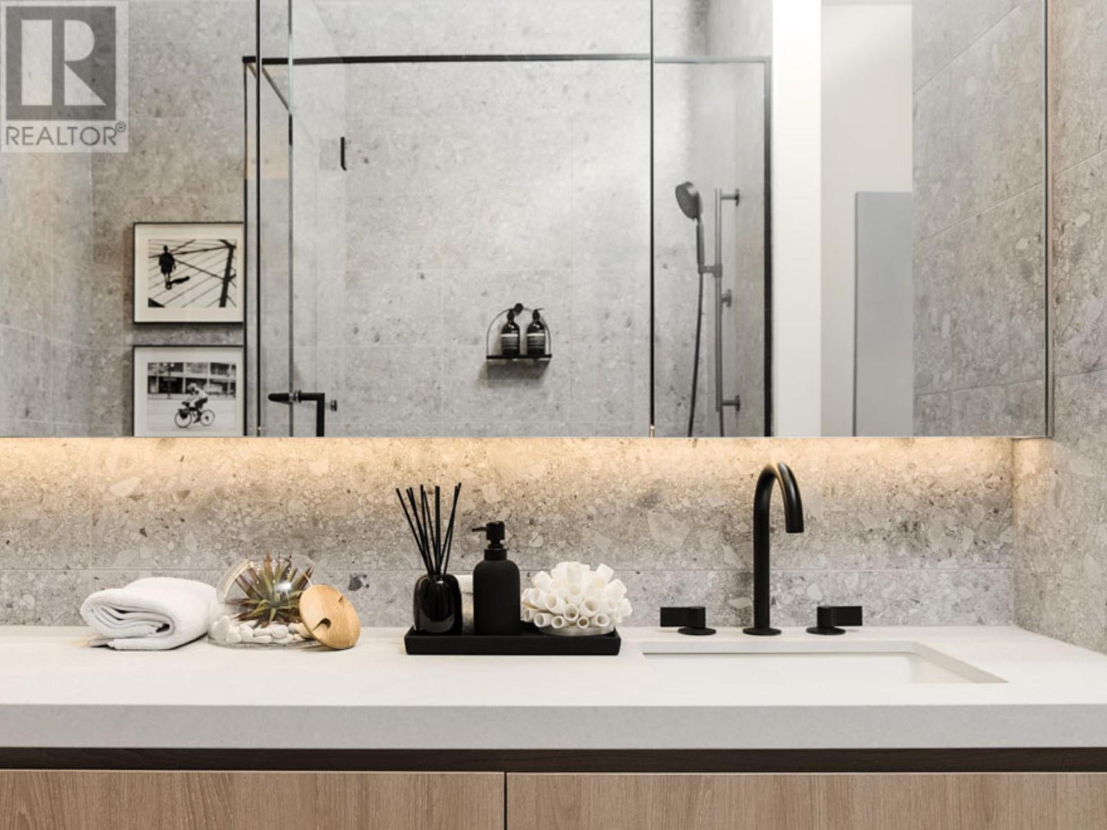 Listing Picture 3 of 11 : 6358 OAK STREET, Vancouver / 溫哥華 - 魯藝地產 Yvonne Lu Group - MLS Medallion Club Member