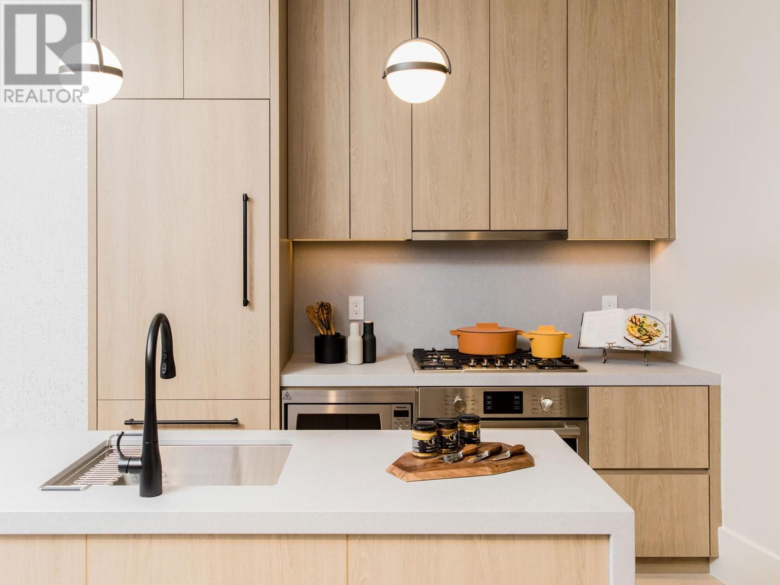 Listing Picture 9 of 11 : 6358 OAK STREET, Vancouver / 溫哥華 - 魯藝地產 Yvonne Lu Group - MLS Medallion Club Member