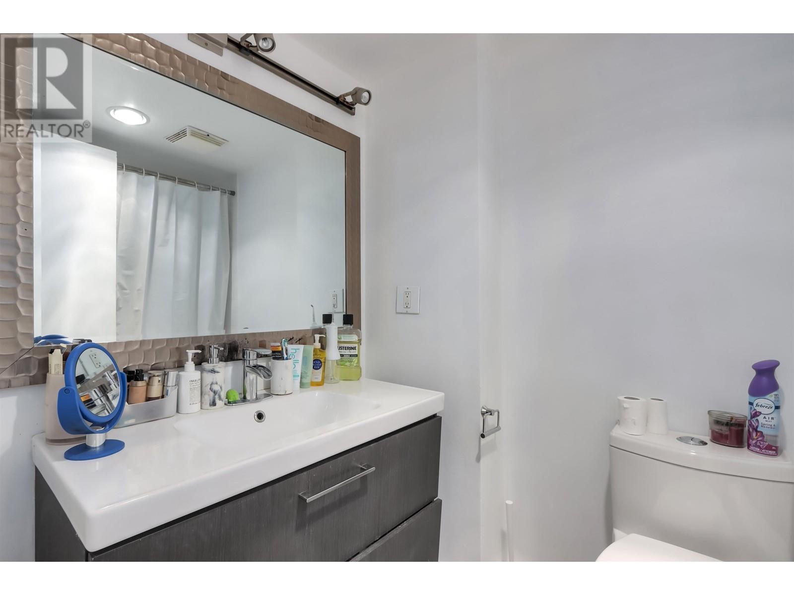 Listing Picture 8 of 13 : 603 1250 BURNABY STREET, Vancouver / 溫哥華 - 魯藝地產 Yvonne Lu Group - MLS Medallion Club Member