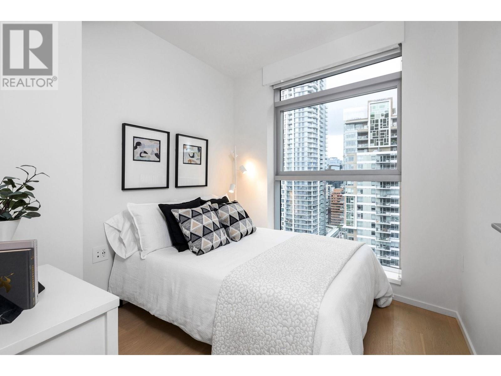 Listing Picture 10 of 26 : 2706 889 PACIFIC STREET, Vancouver / 溫哥華 - 魯藝地產 Yvonne Lu Group - MLS Medallion Club Member