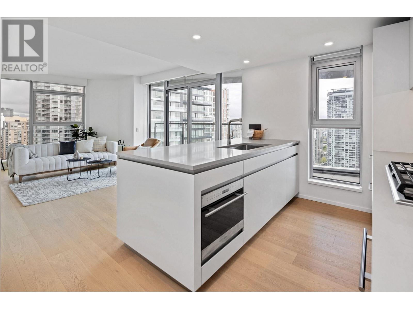 Listing Picture 3 of 26 : 2706 889 PACIFIC STREET, Vancouver / 溫哥華 - 魯藝地產 Yvonne Lu Group - MLS Medallion Club Member