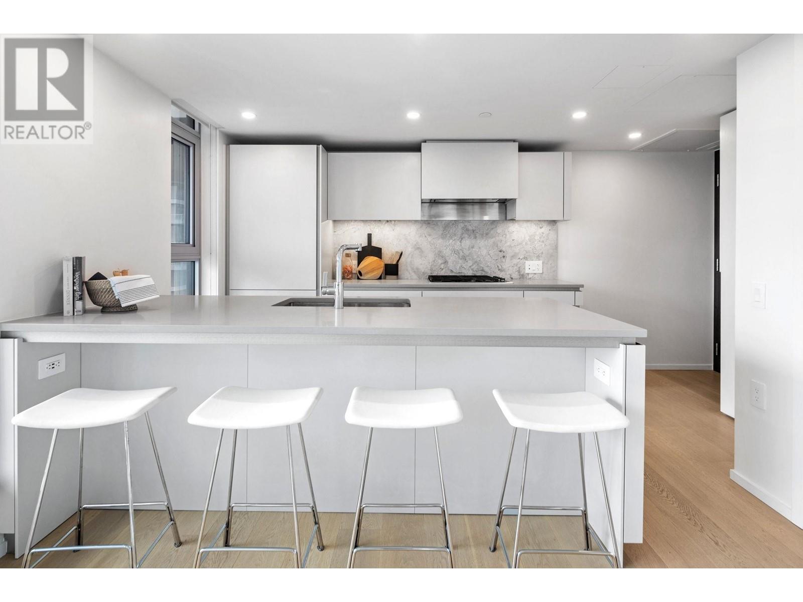 Listing Picture 6 of 26 : 2706 889 PACIFIC STREET, Vancouver / 溫哥華 - 魯藝地產 Yvonne Lu Group - MLS Medallion Club Member