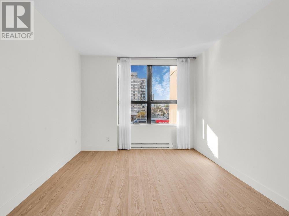 Listing Picture 19 of 38 : 408 7225 ACORN AVENUE, Burnaby / 本拿比 - 魯藝地產 Yvonne Lu Group - MLS Medallion Club Member