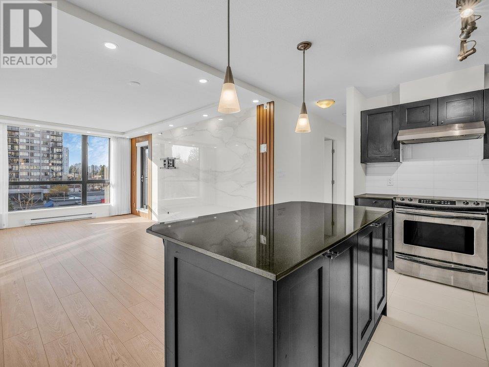 Listing Picture 2 of 38 : 408 7225 ACORN AVENUE, Burnaby / 本拿比 - 魯藝地產 Yvonne Lu Group - MLS Medallion Club Member