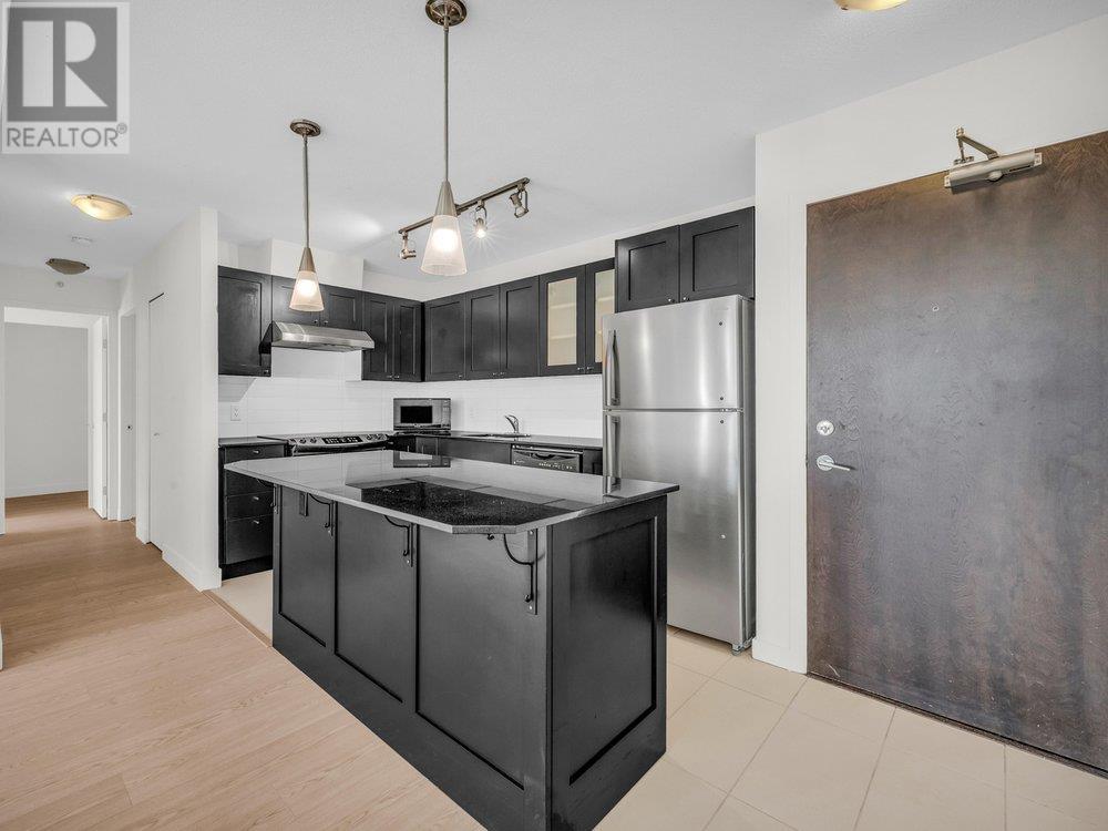 Listing Picture 3 of 38 : 408 7225 ACORN AVENUE, Burnaby / 本拿比 - 魯藝地產 Yvonne Lu Group - MLS Medallion Club Member