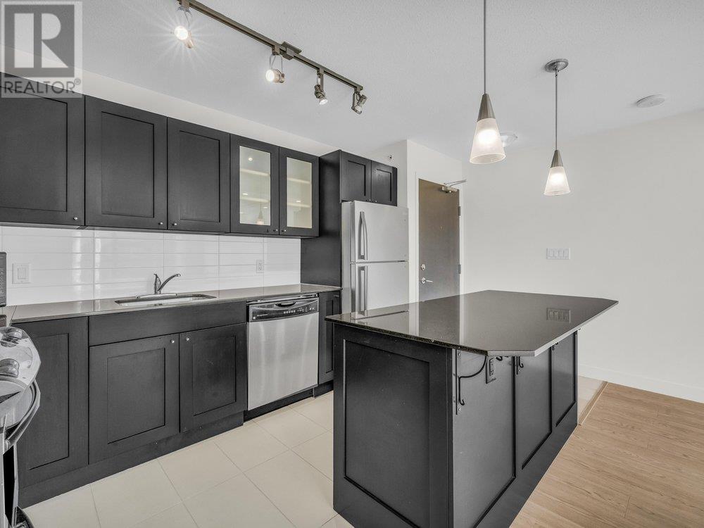 Listing Picture 6 of 38 : 408 7225 ACORN AVENUE, Burnaby / 本拿比 - 魯藝地產 Yvonne Lu Group - MLS Medallion Club Member
