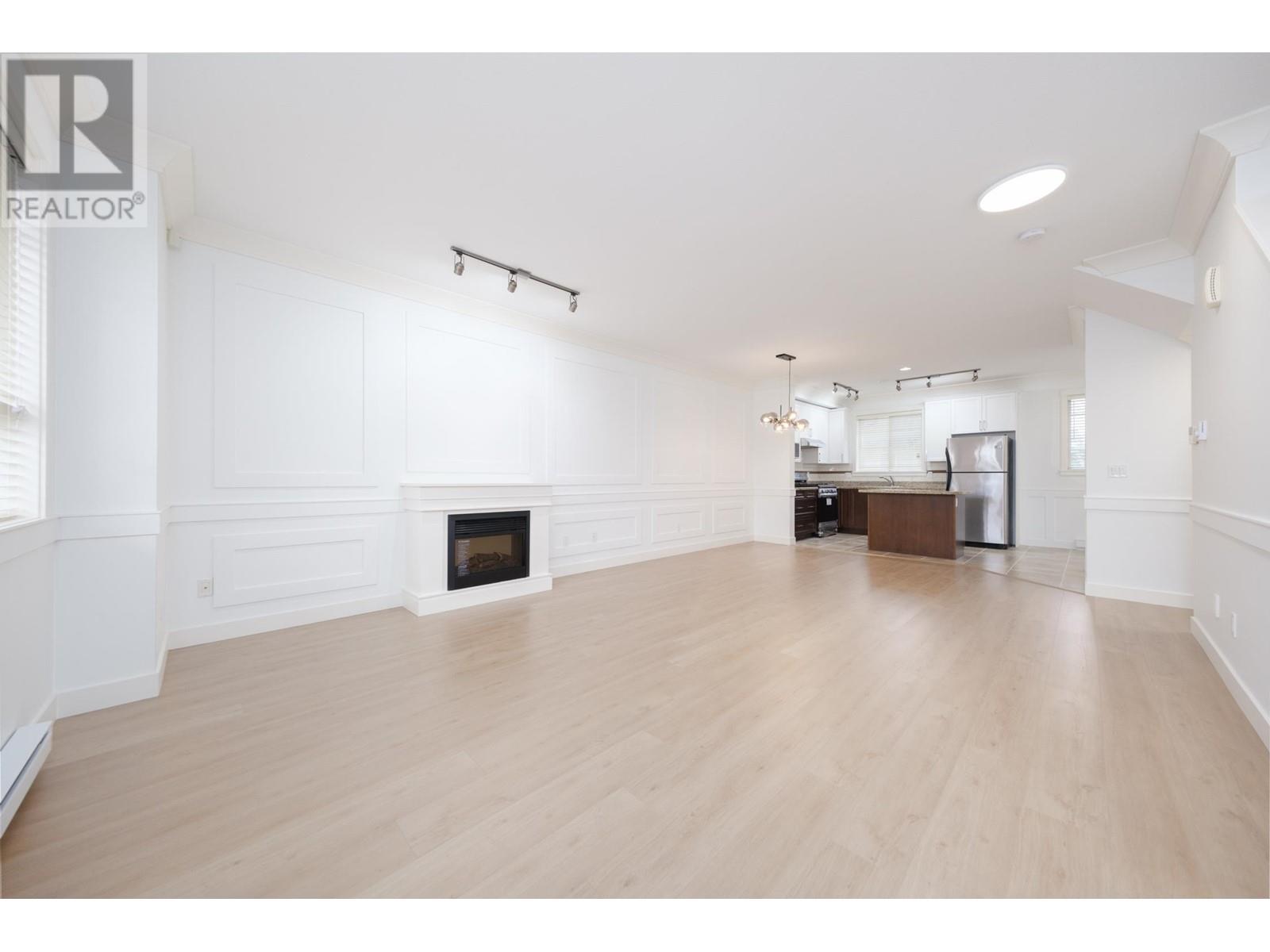 Listing Picture 3 of 36 : 7 11393 STEVESTON HIGHWAY, Richmond / 烈治文 - 魯藝地產 Yvonne Lu Group - MLS Medallion Club Member