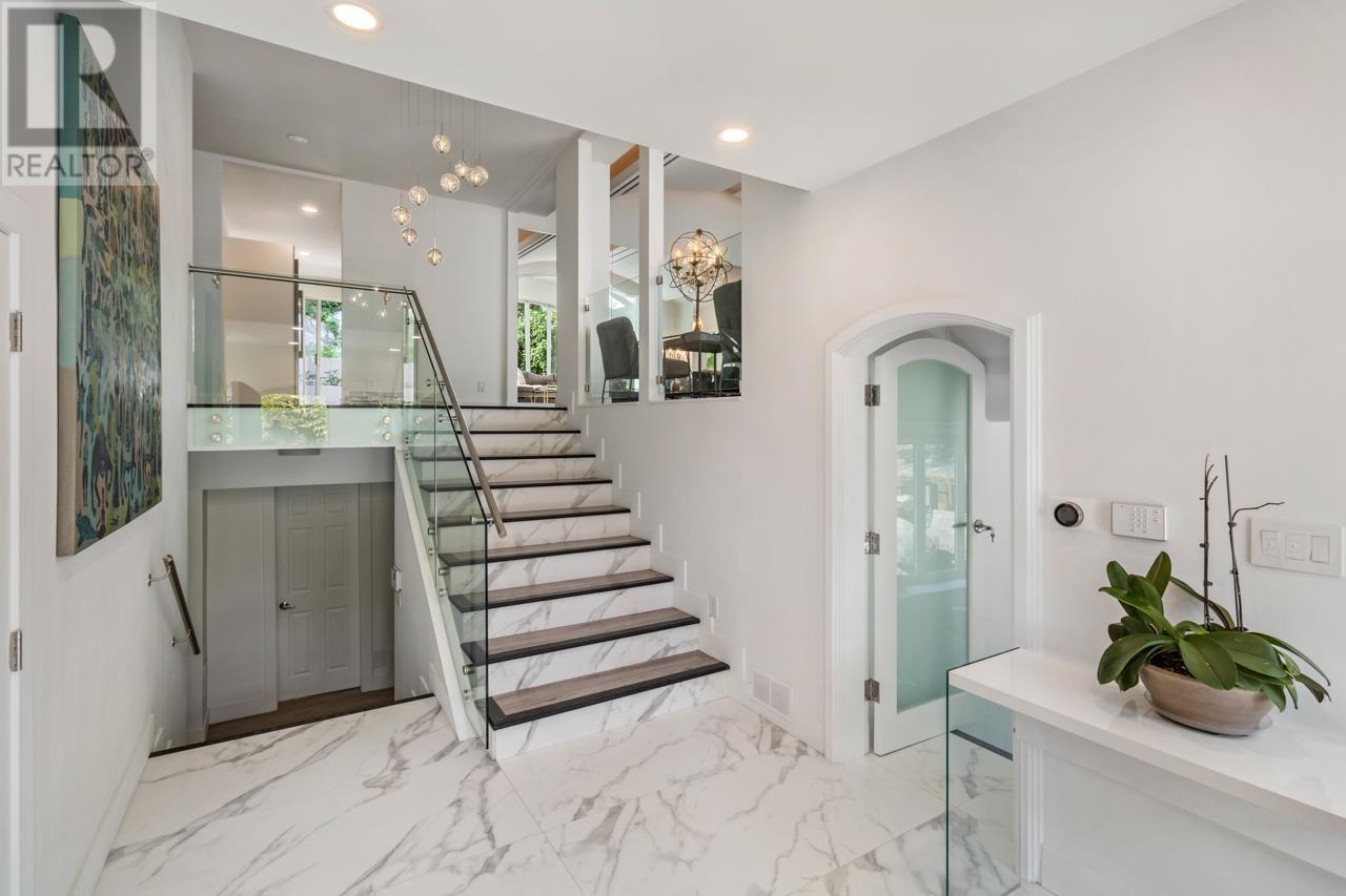 335 Southborough Drive, West Vancouver, British Columbia  V7S 1L9 - Photo 5 - R2967892