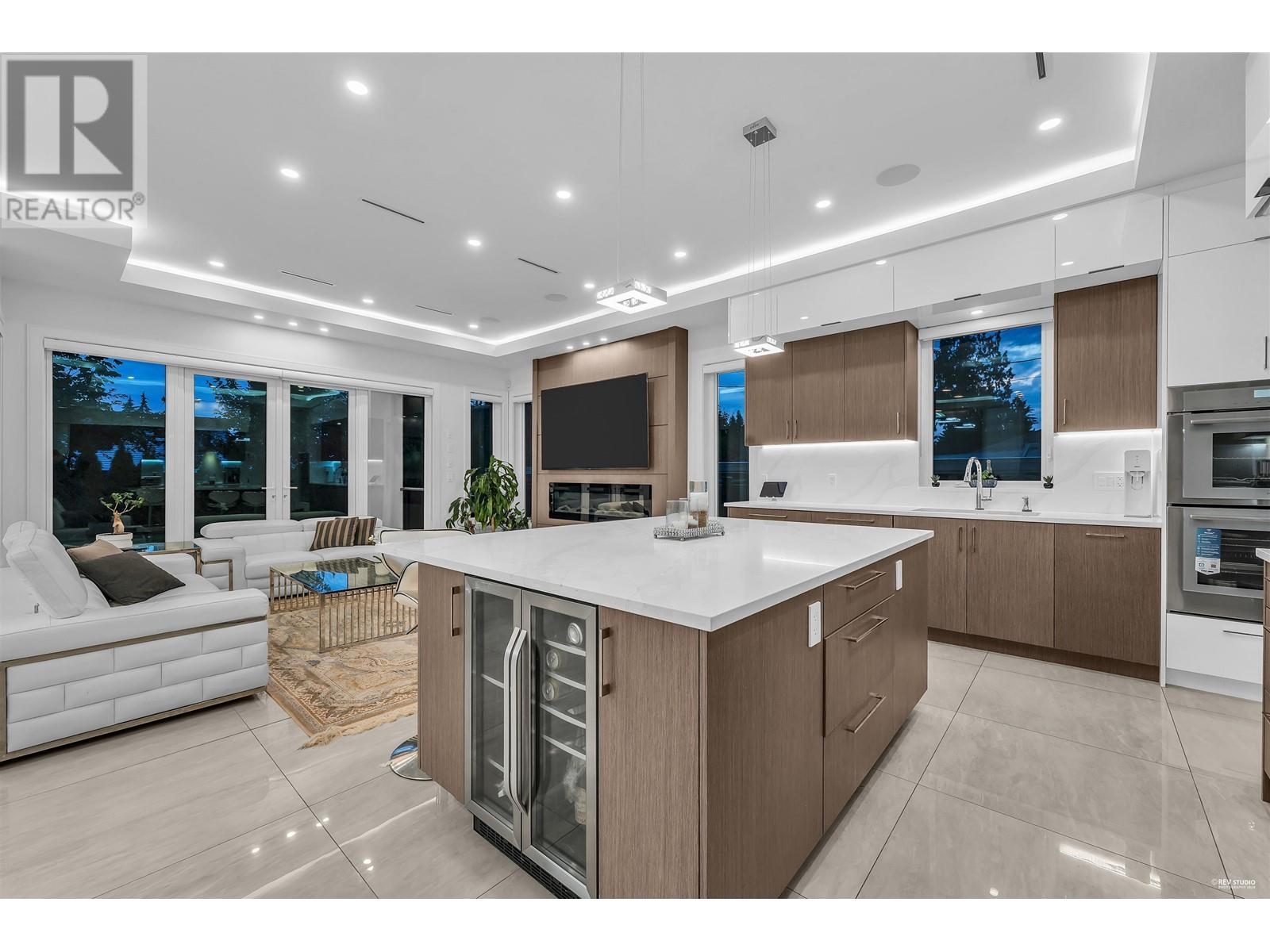 929 Canyon Boulevard, North Vancouver, British Columbia  V7R 2J9 - Photo 8 - R2967913