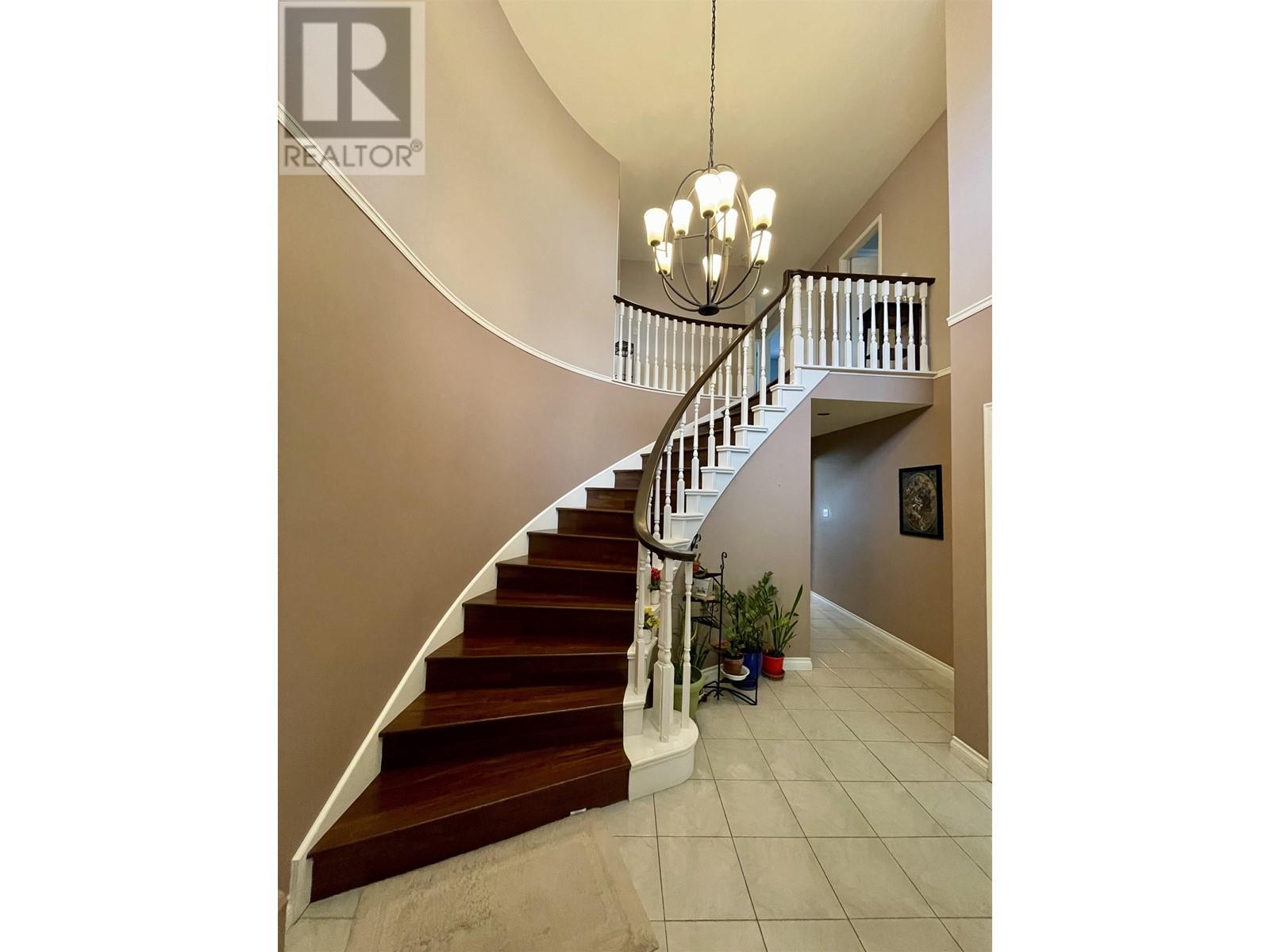 7984 Meadowood Drive, Burnaby, British Columbia  V5A 4J2 - Photo 14 - R2967926