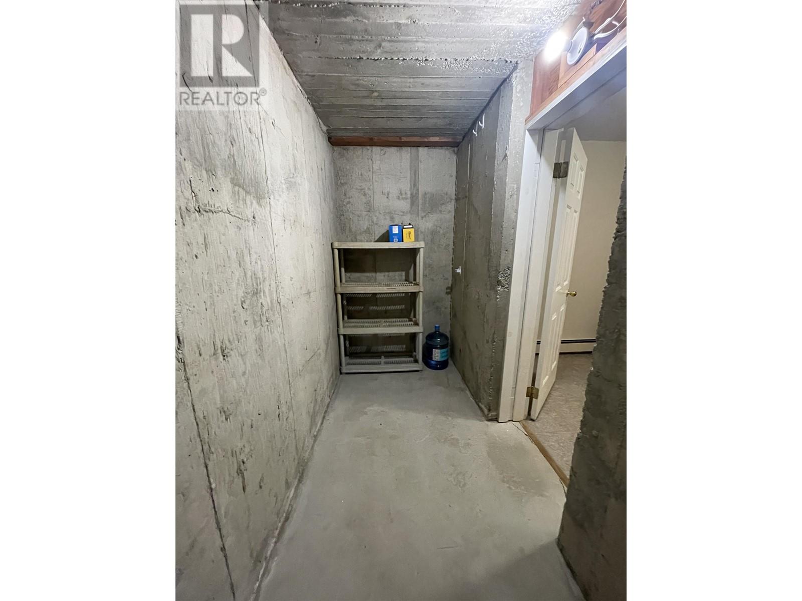 7984 Meadowood Drive, Burnaby, British Columbia  V5A 4J2 - Photo 24 - R2967926