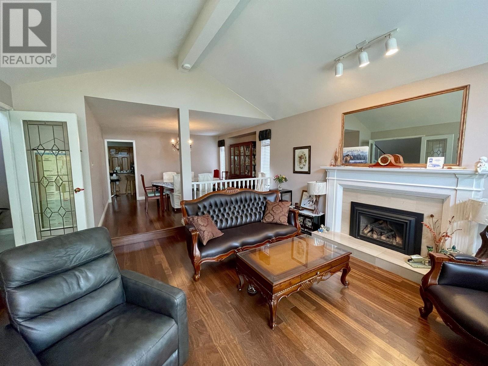 Property at 7984 MEADOWOOD DRIVE image 4