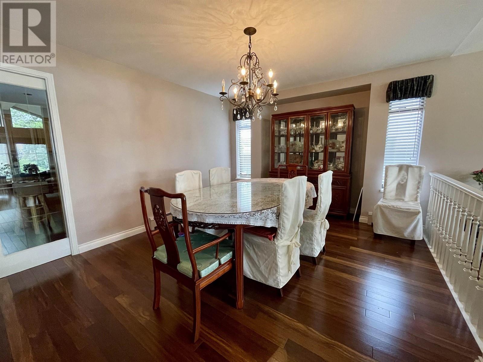 7984 Meadowood Drive, Burnaby, British Columbia  V5A 4J2 - Photo 6 - R2967926