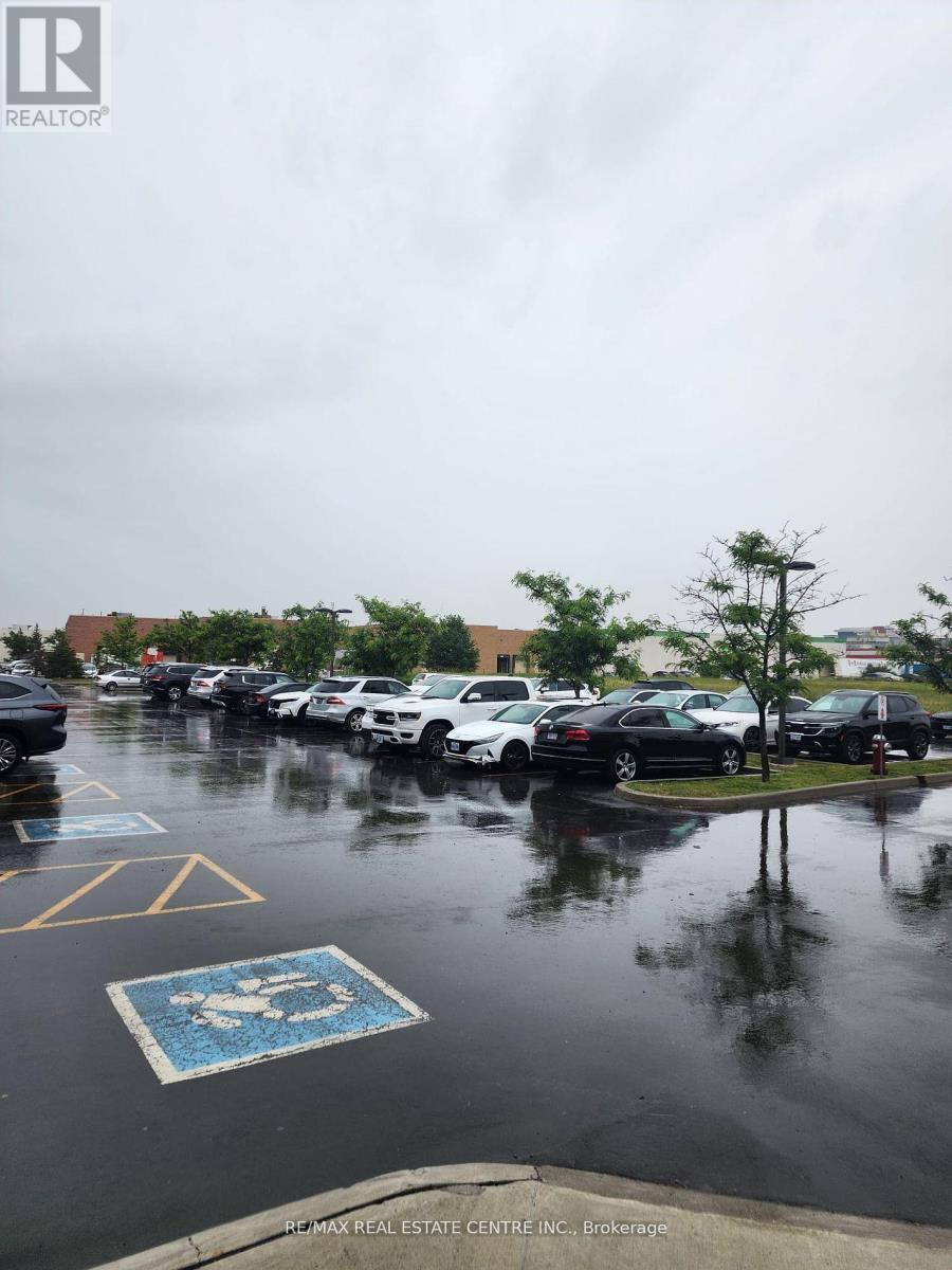 7 - 30 Topflight Drive, Mississauga, Ontario  L5S 0A8 - Photo 4 - W11973765