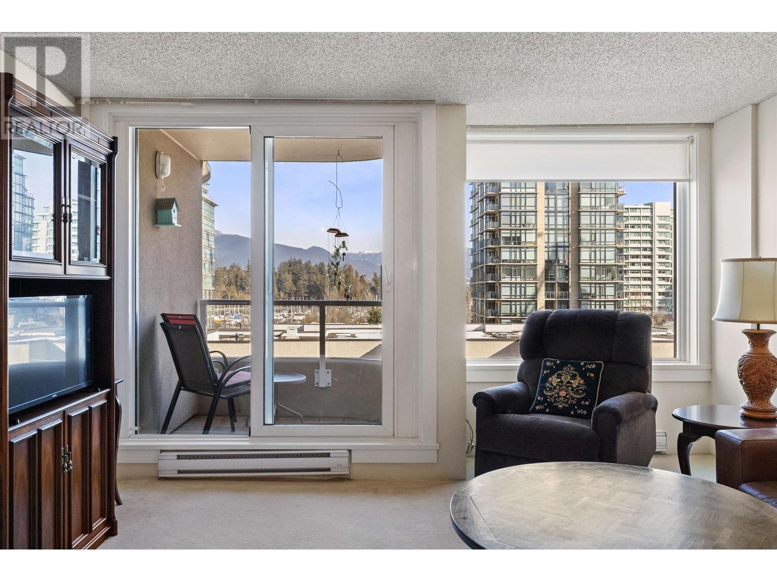 502 1845 Robson Street, Vancouver, British Columbia  V6G 1E4 - Photo 2 - R2967602