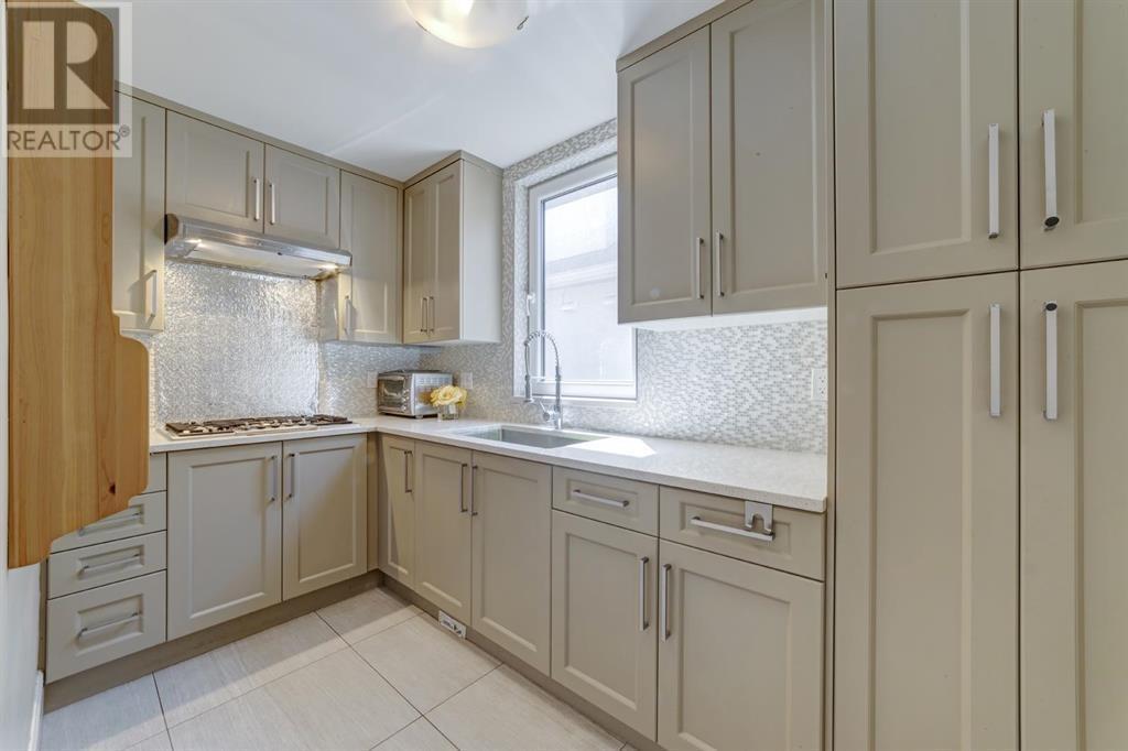Listing Picture 12 of 37 : 952 SPERLING AVENUE, Burnaby / 本拿比 - 魯藝地產 Yvonne Lu Group - MLS Medallion Club Member