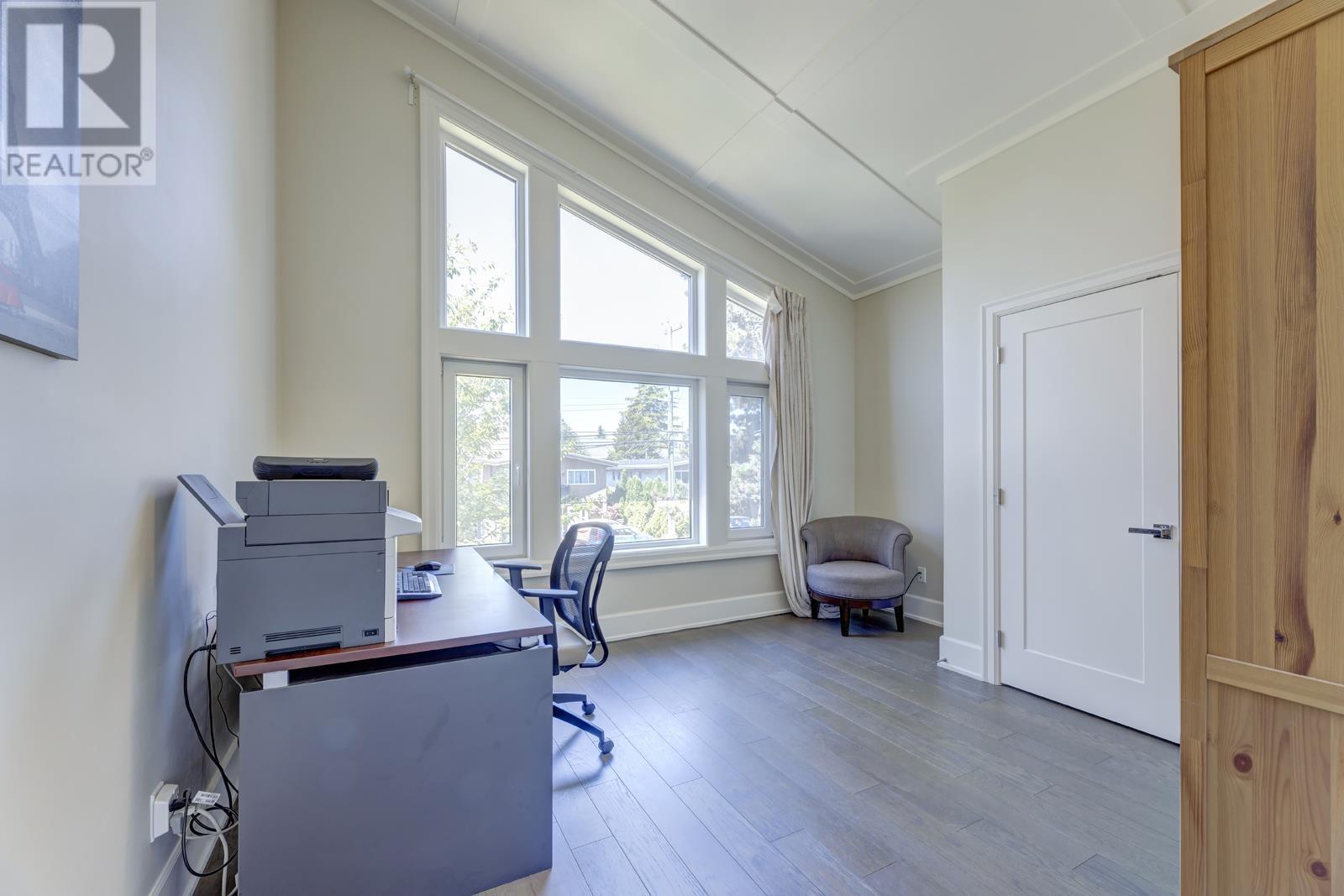 Listing Picture 23 of 37 : 952 SPERLING AVENUE, Burnaby / 本拿比 - 魯藝地產 Yvonne Lu Group - MLS Medallion Club Member