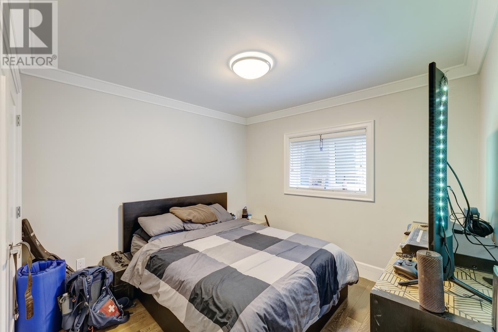 Listing Picture 32 of 37 : 952 SPERLING AVENUE, Burnaby / 本拿比 - 魯藝地產 Yvonne Lu Group - MLS Medallion Club Member