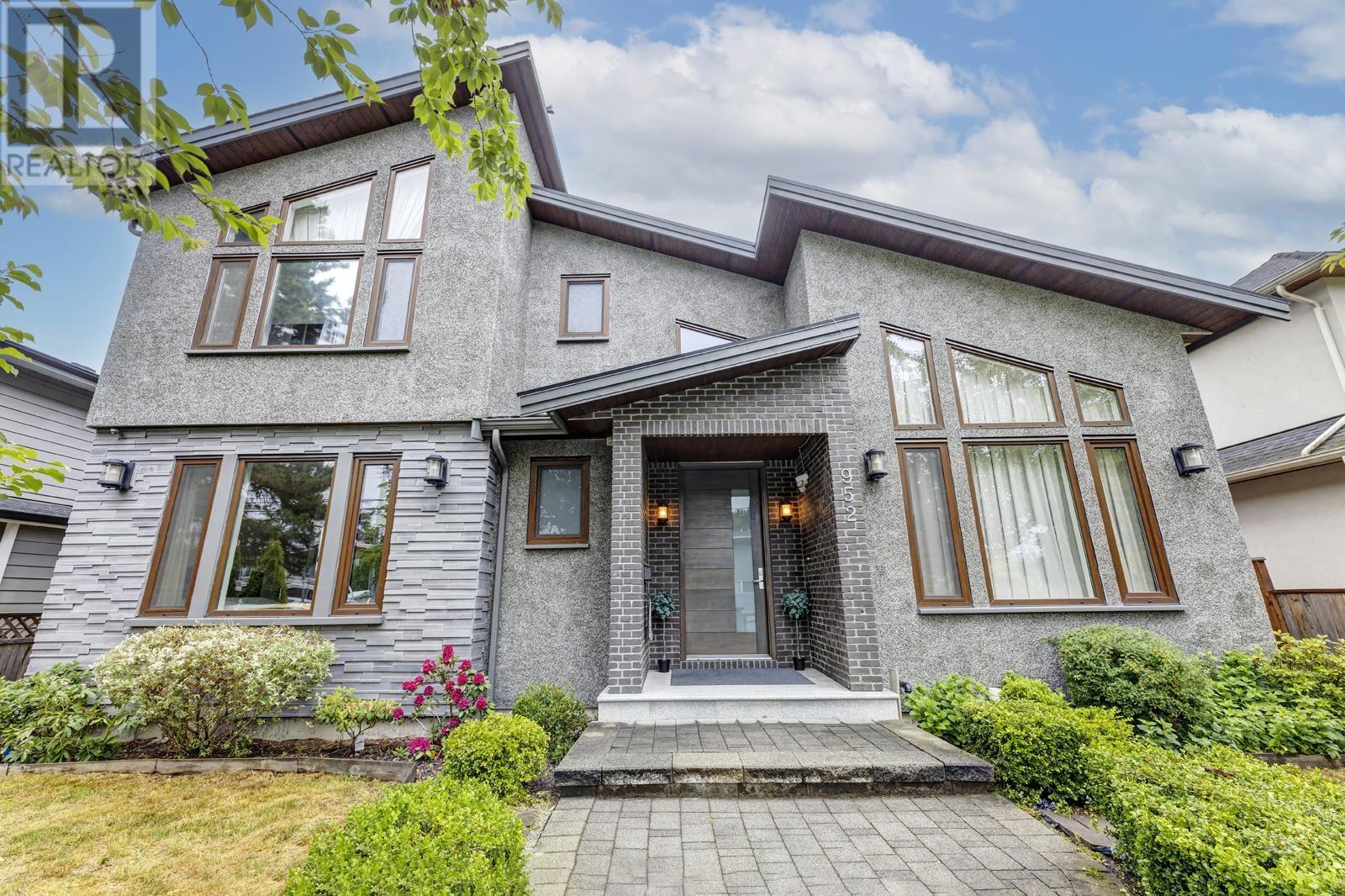 Listing Picture 2 of 37 : 952 SPERLING AVENUE, Burnaby / 本拿比 - 魯藝地產 Yvonne Lu Group - MLS Medallion Club Member