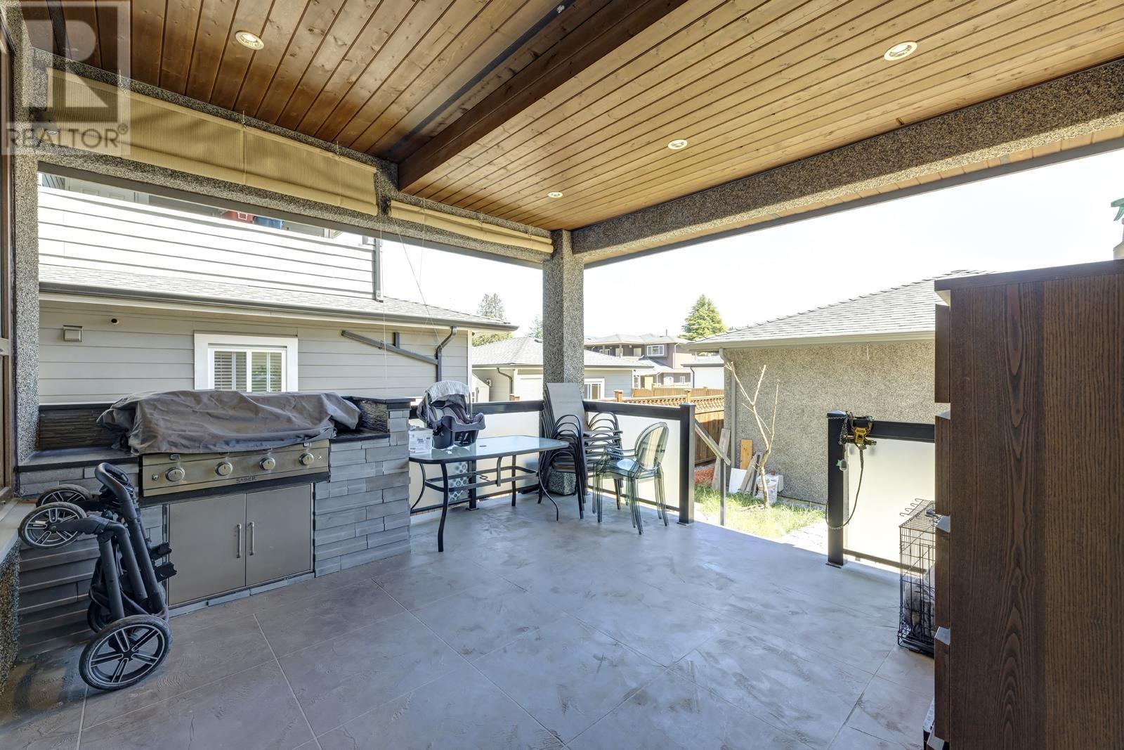 Listing Picture 35 of 37 : 952 SPERLING AVENUE, Burnaby / 本拿比 - 魯藝地產 Yvonne Lu Group - MLS Medallion Club Member
