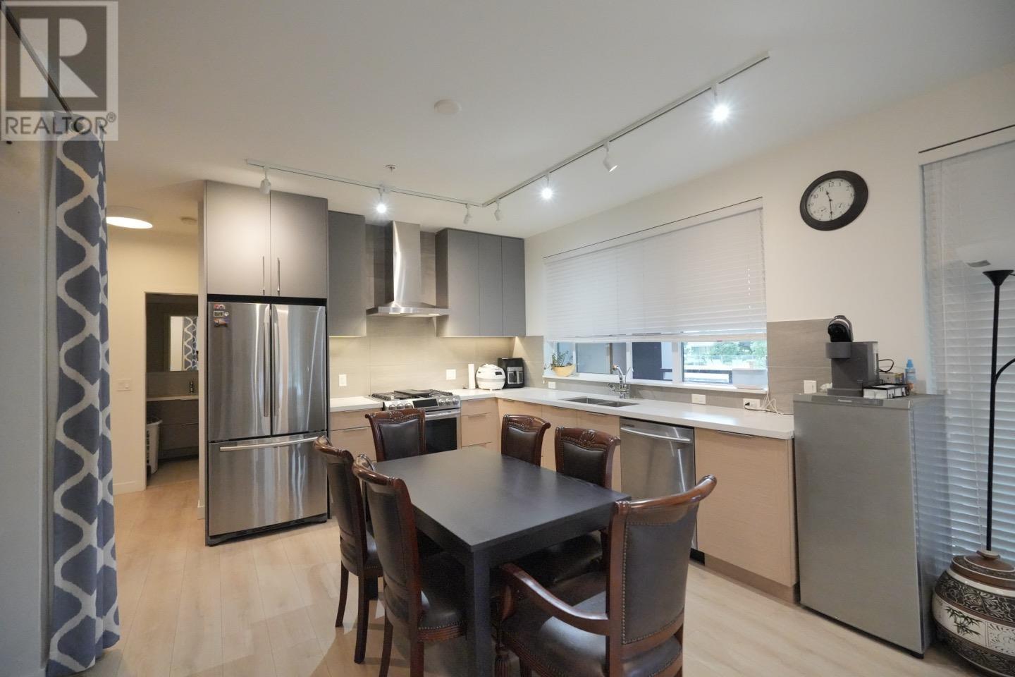212 603 Regan Avenue, Coquitlam, British Columbia  V3J 0K2 - Photo 13 - R2954817