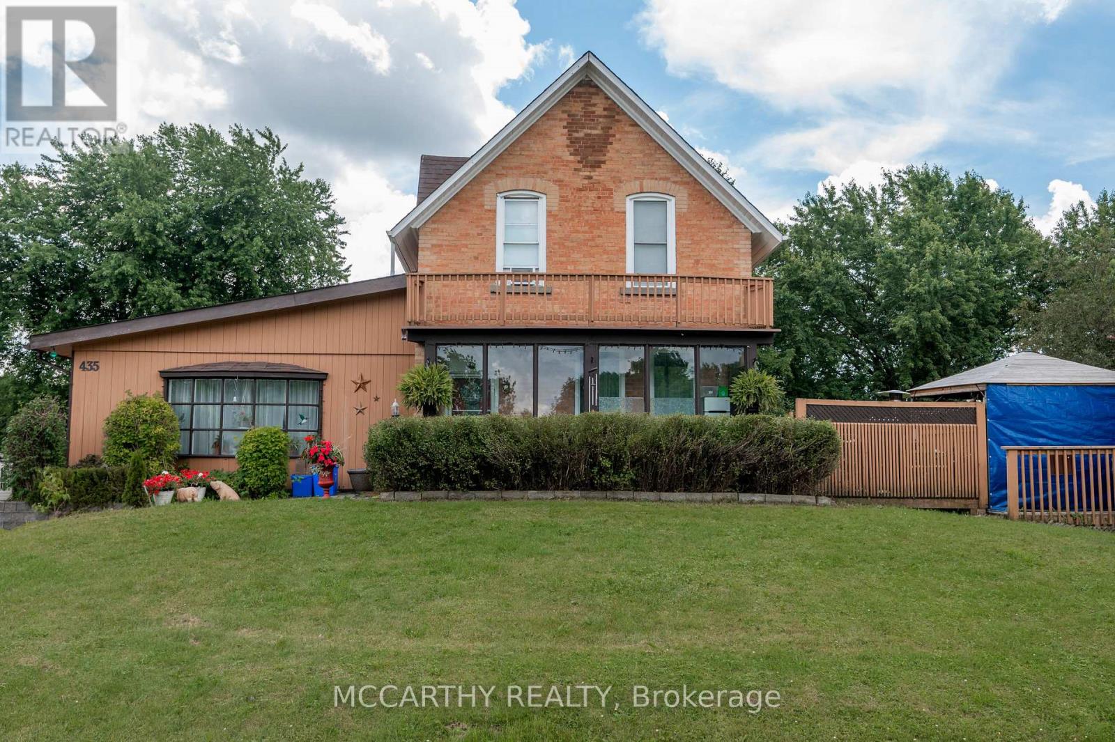 Property at 435 MAIN STREET W image 1