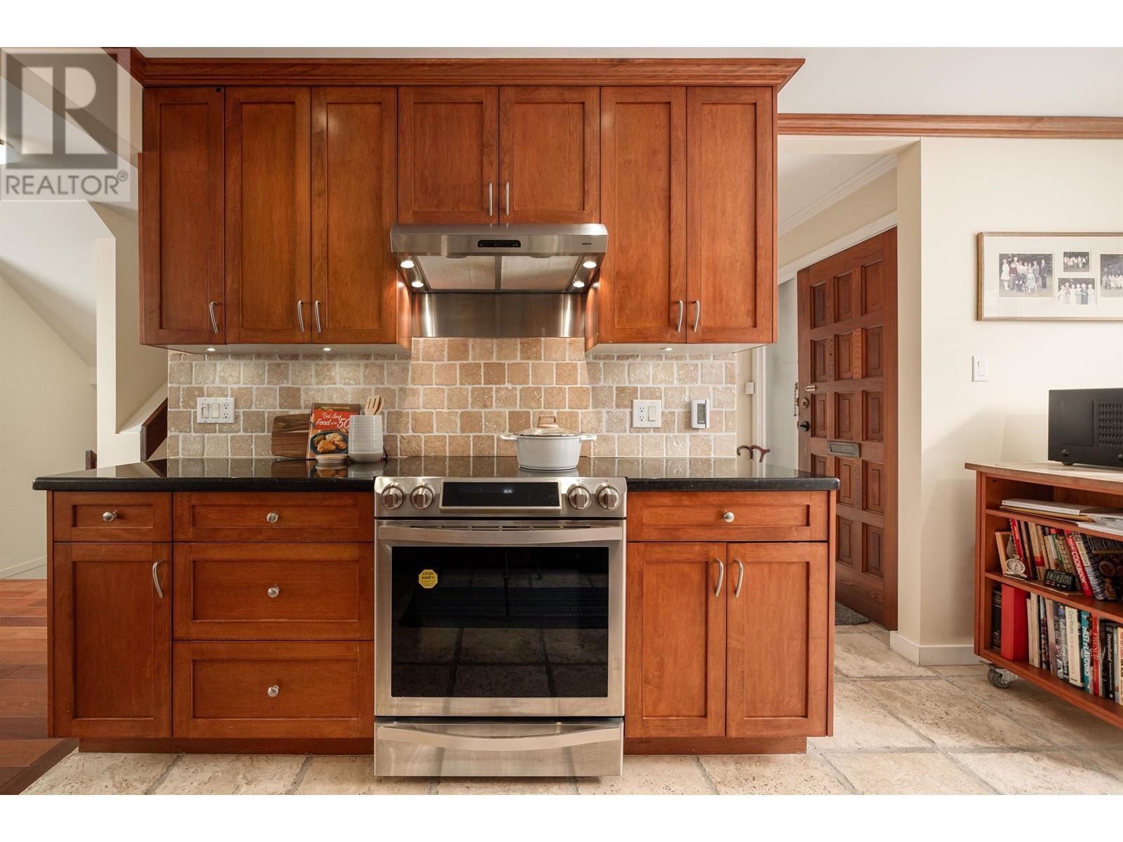 Listing Picture 15 of 38 : 3973 PARKWAY DRIVE, Vancouver / 溫哥華 - 魯藝地產 Yvonne Lu Group - MLS Medallion Club Member