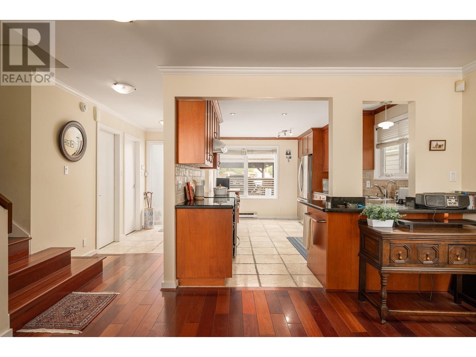 Listing Picture 9 of 38 : 3973 PARKWAY DRIVE, Vancouver / 溫哥華 - 魯藝地產 Yvonne Lu Group - MLS Medallion Club Member