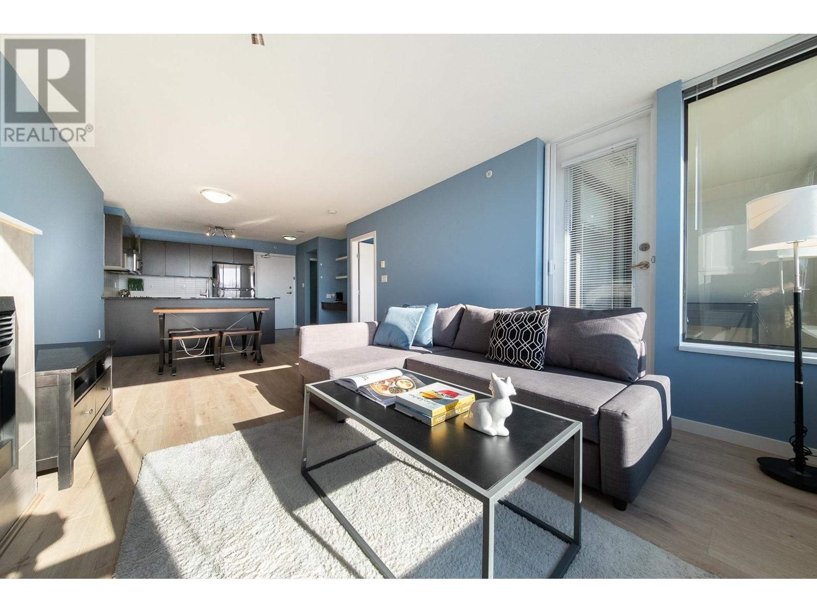 1907 4118 DAWSON STREET, burnaby, British Columbia