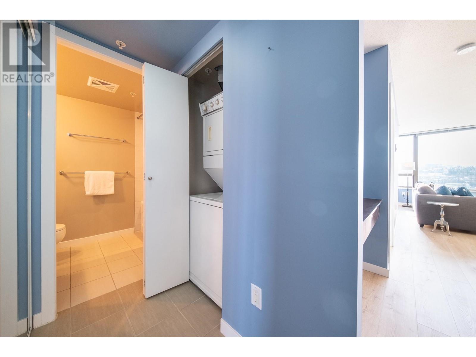 Listing Picture 13 of 23 : 1907 4118 DAWSON STREET, Burnaby / 本拿比 - 魯藝地產 Yvonne Lu Group - MLS Medallion Club Member