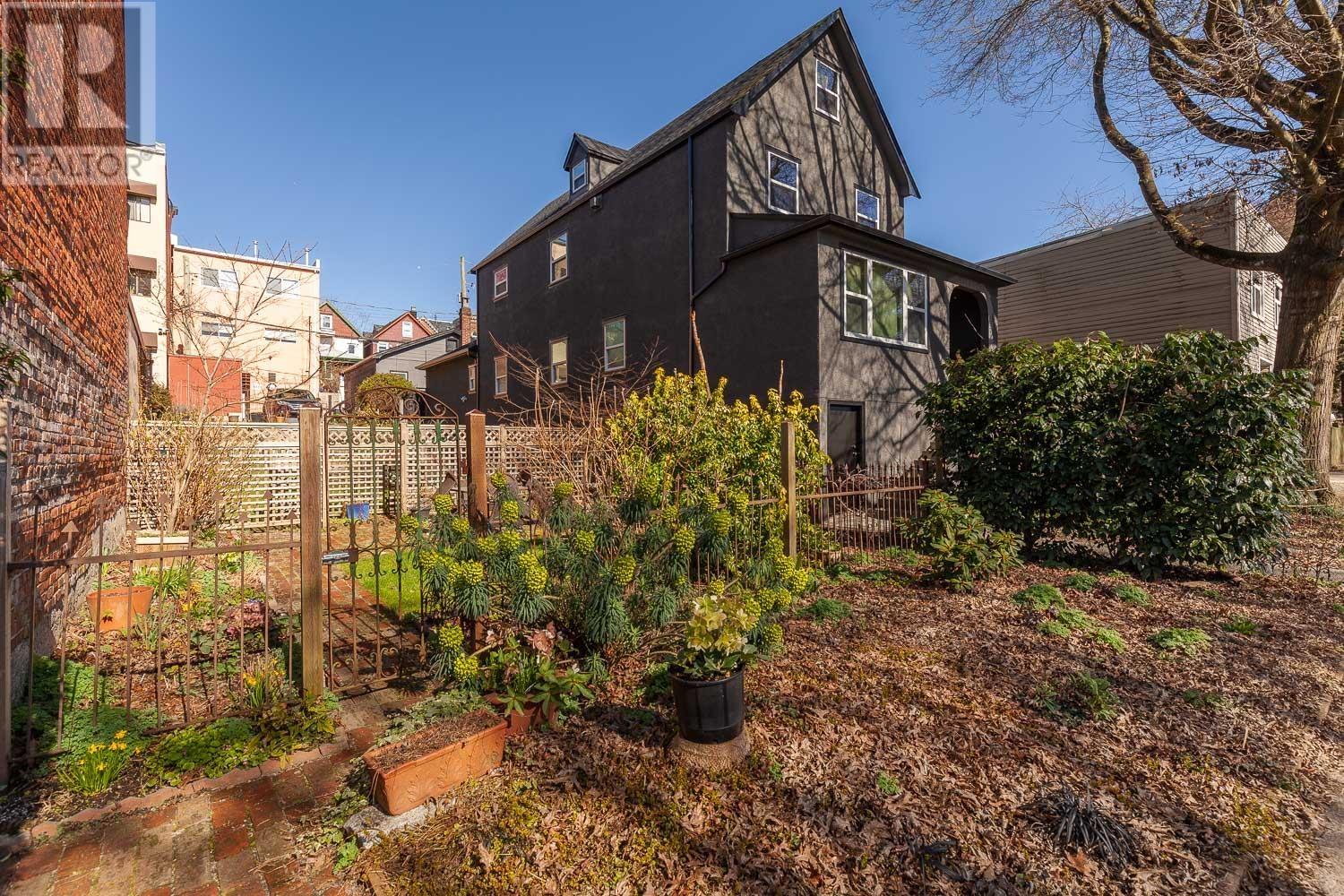 Listing Picture 7 of 10 : 511 E GEORGIA STREET, Vancouver / 溫哥華 - 魯藝地產 Yvonne Lu Group - MLS Medallion Club Member