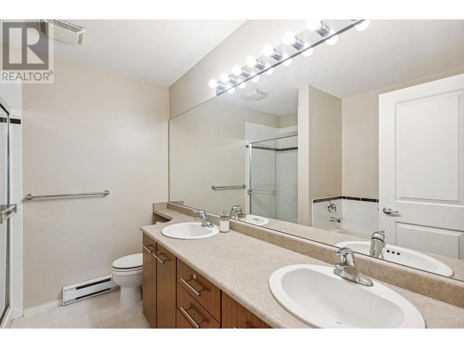 Listing Picture 12 of 24 : 45 7233 HEATHER STREET, Richmond / 烈治文 - 魯藝地產 Yvonne Lu Group - MLS Medallion Club Member