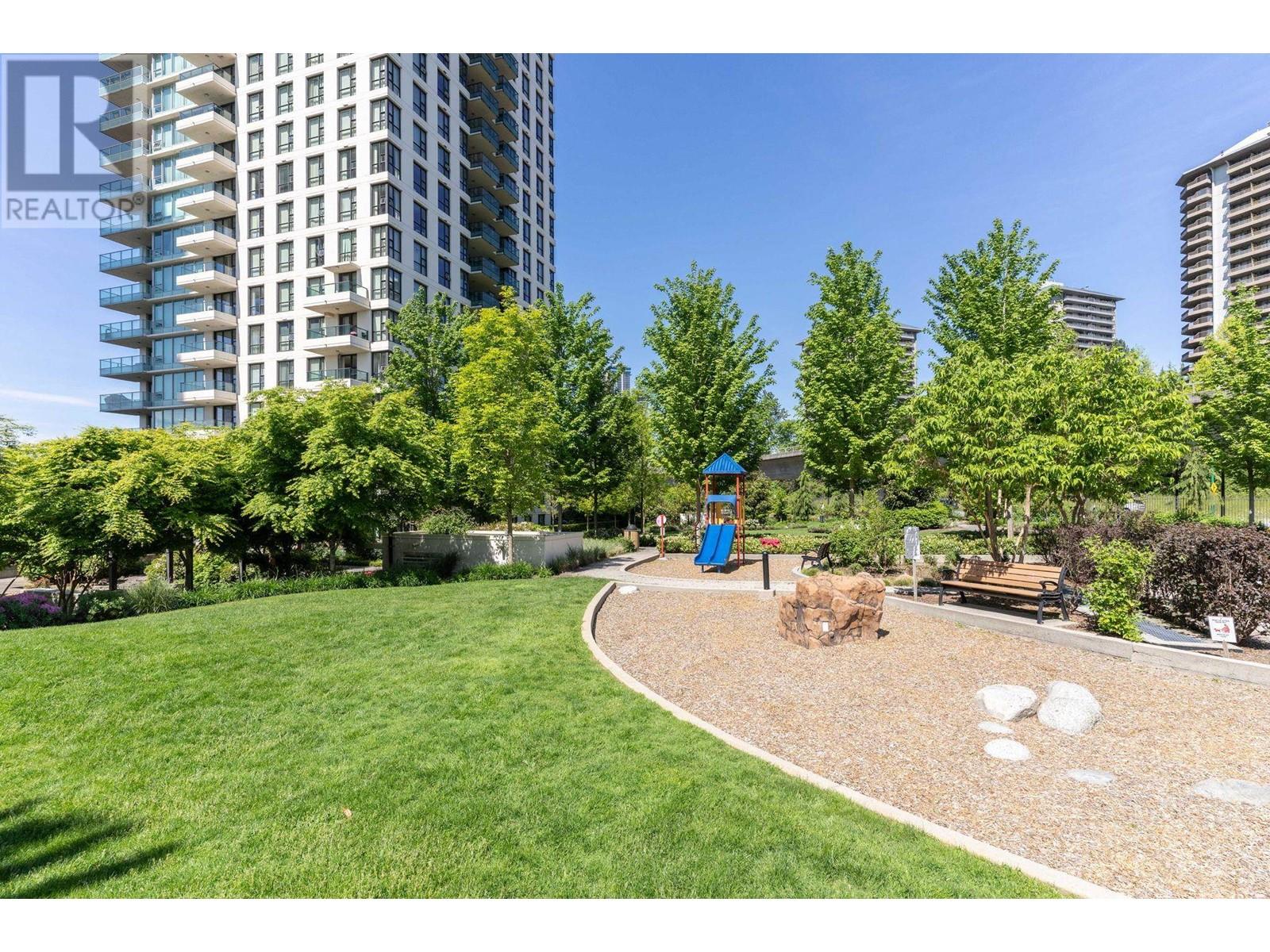 Listing Picture 12 of 13 : 1206 2200 DOUGLAS ROAD, Burnaby / 本拿比 - 魯藝地產 Yvonne Lu Group - MLS Medallion Club Member