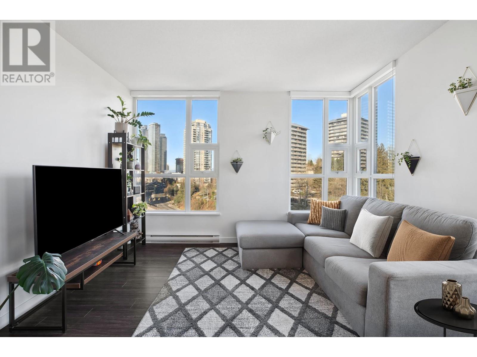 Listing Picture 2 of 13 : 1206 2200 DOUGLAS ROAD, Burnaby / 本拿比 - 魯藝地產 Yvonne Lu Group - MLS Medallion Club Member
