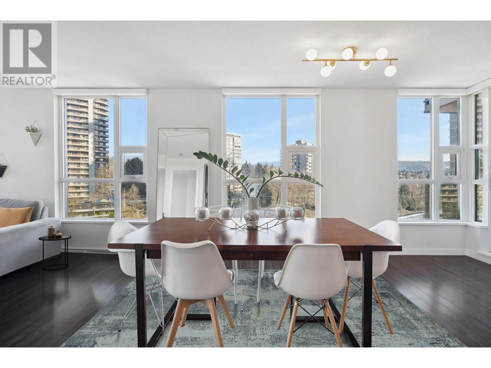 Listing Picture 3 of 13 : 1206 2200 DOUGLAS ROAD, Burnaby / 本拿比 - 魯藝地產 Yvonne Lu Group - MLS Medallion Club Member