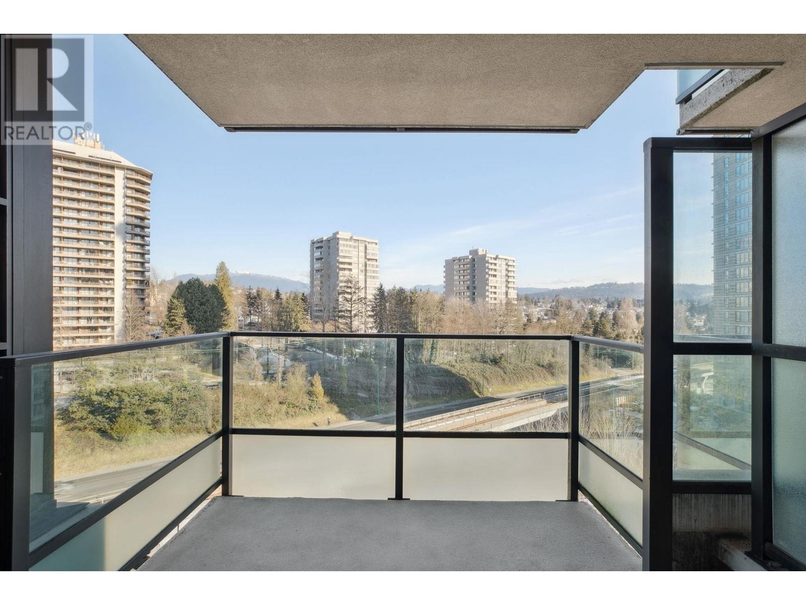 Listing Picture 8 of 13 : 1206 2200 DOUGLAS ROAD, Burnaby / 本拿比 - 魯藝地產 Yvonne Lu Group - MLS Medallion Club Member