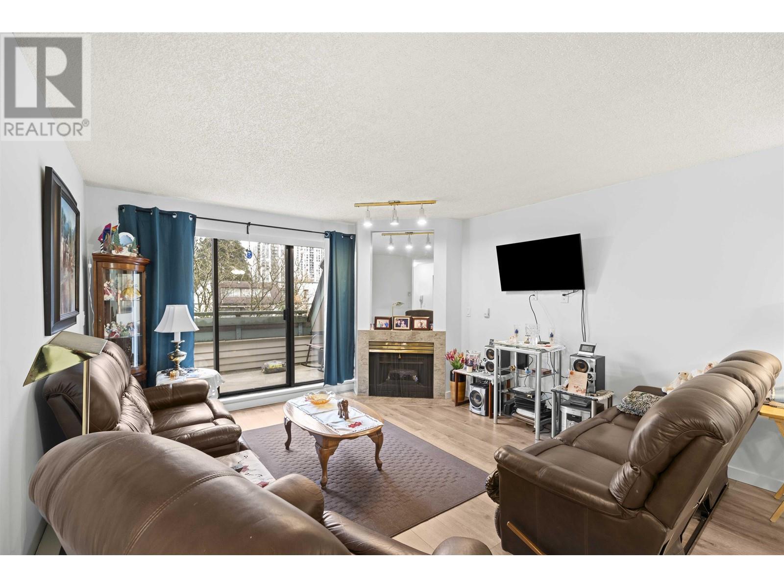 416 2915 Glen Drive, Coquitlam, British Columbia  V3B 7H8 - Photo 8 - R2968066