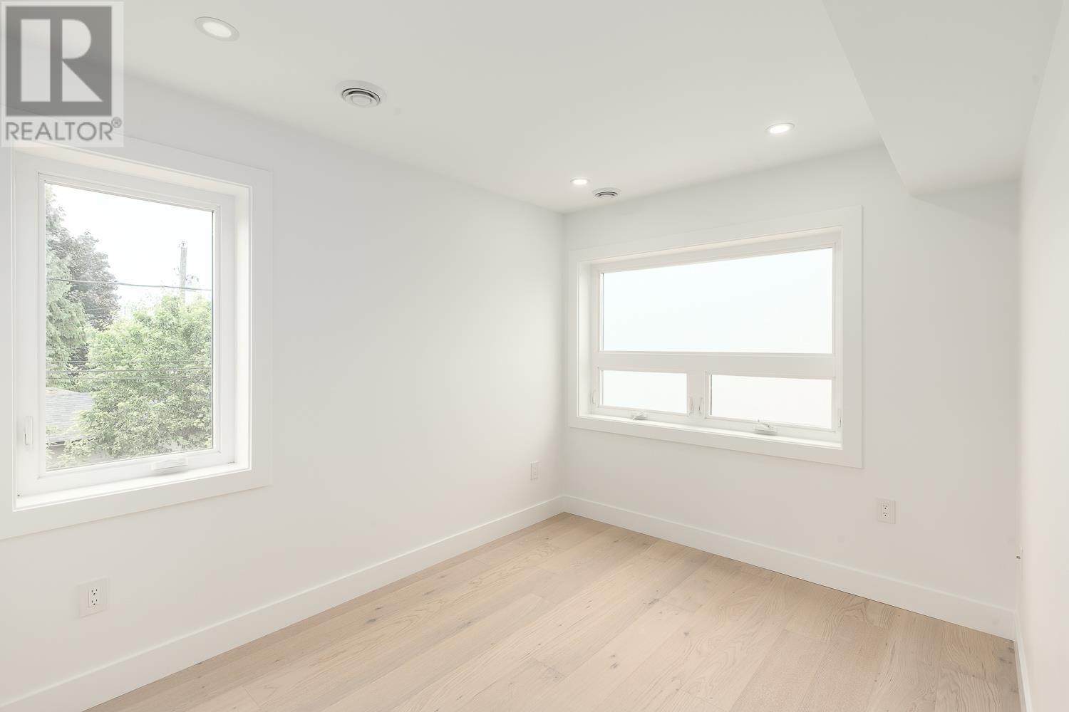 Listing Picture 14 of 18 : 1555 E 21ST AVENUE, Vancouver / 溫哥華 - 魯藝地產 Yvonne Lu Group - MLS Medallion Club Member