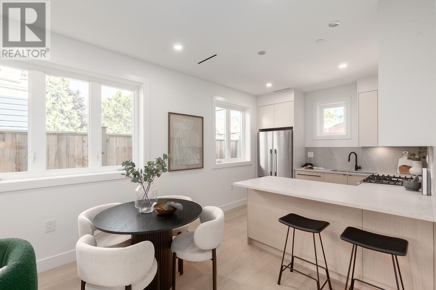 Listing Picture 5 of 18 : 1555 E 21ST AVENUE, Vancouver / 溫哥華 - 魯藝地產 Yvonne Lu Group - MLS Medallion Club Member