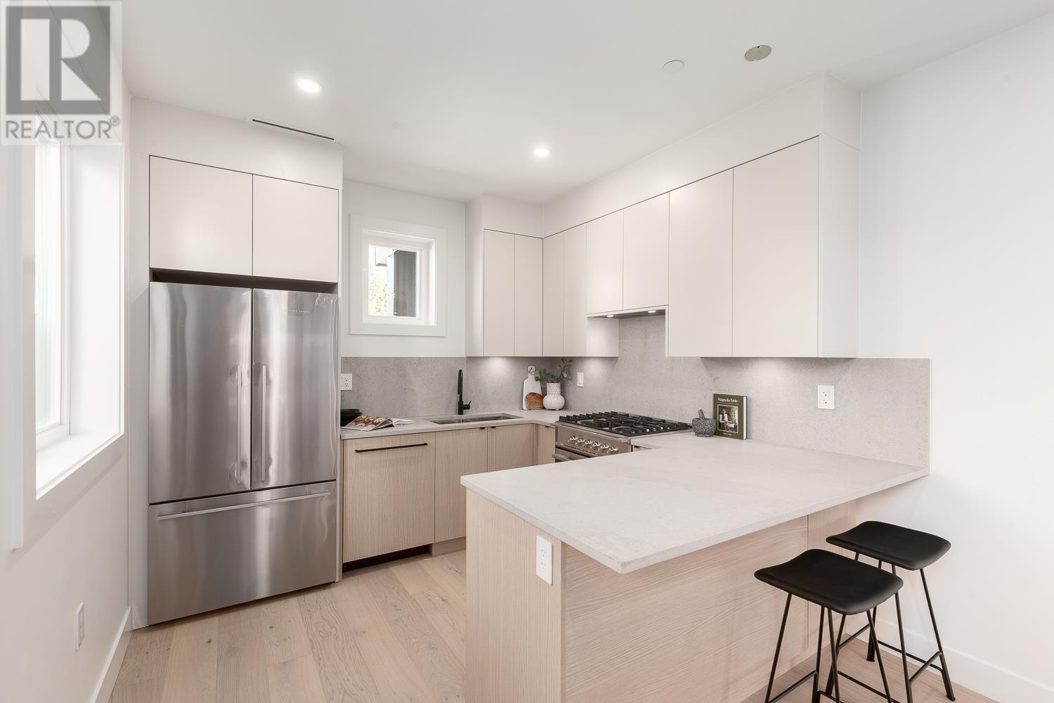 Listing Picture 6 of 18 : 1555 E 21ST AVENUE, Vancouver / 溫哥華 - 魯藝地產 Yvonne Lu Group - MLS Medallion Club Member