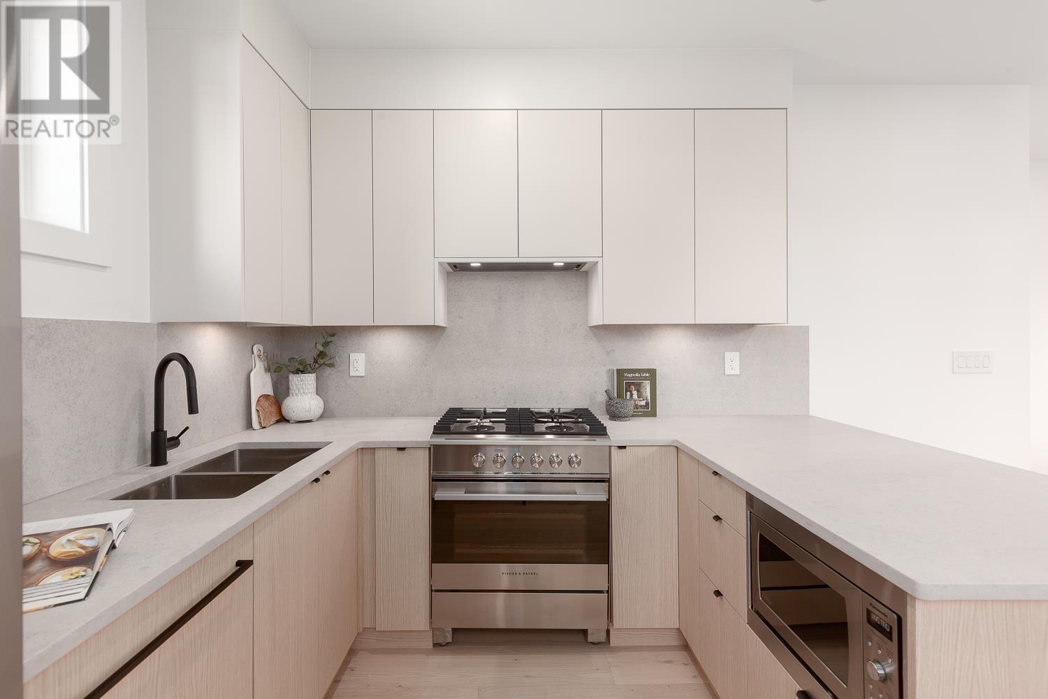 Listing Picture 7 of 18 : 1555 E 21ST AVENUE, Vancouver / 溫哥華 - 魯藝地產 Yvonne Lu Group - MLS Medallion Club Member