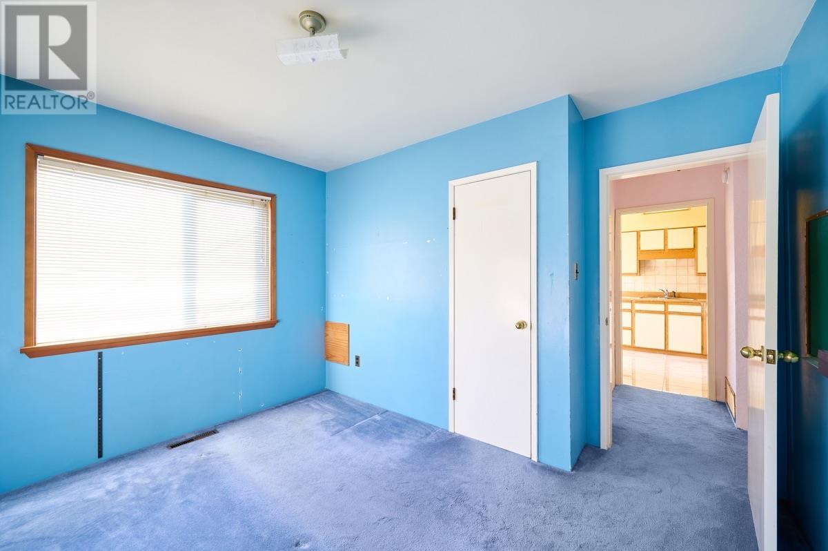 Listing Picture 14 of 39 : 2676 E 56TH AVENUE, Vancouver / 溫哥華 - 魯藝地產 Yvonne Lu Group - MLS Medallion Club Member