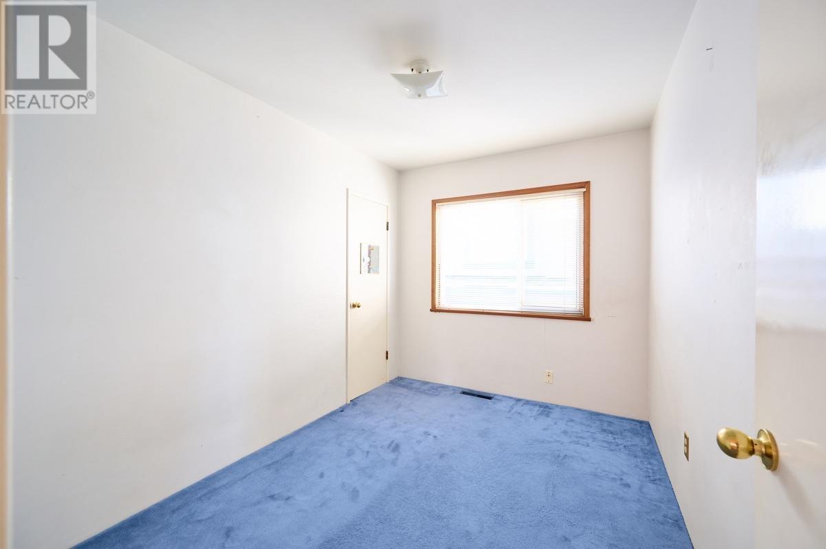 Listing Picture 15 of 39 : 2676 E 56TH AVENUE, Vancouver / 溫哥華 - 魯藝地產 Yvonne Lu Group - MLS Medallion Club Member