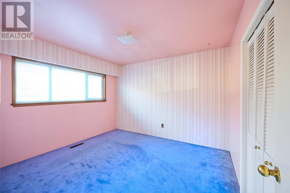 Listing Picture 16 of 39 : 2676 E 56TH AVENUE, Vancouver / 溫哥華 - 魯藝地產 Yvonne Lu Group - MLS Medallion Club Member