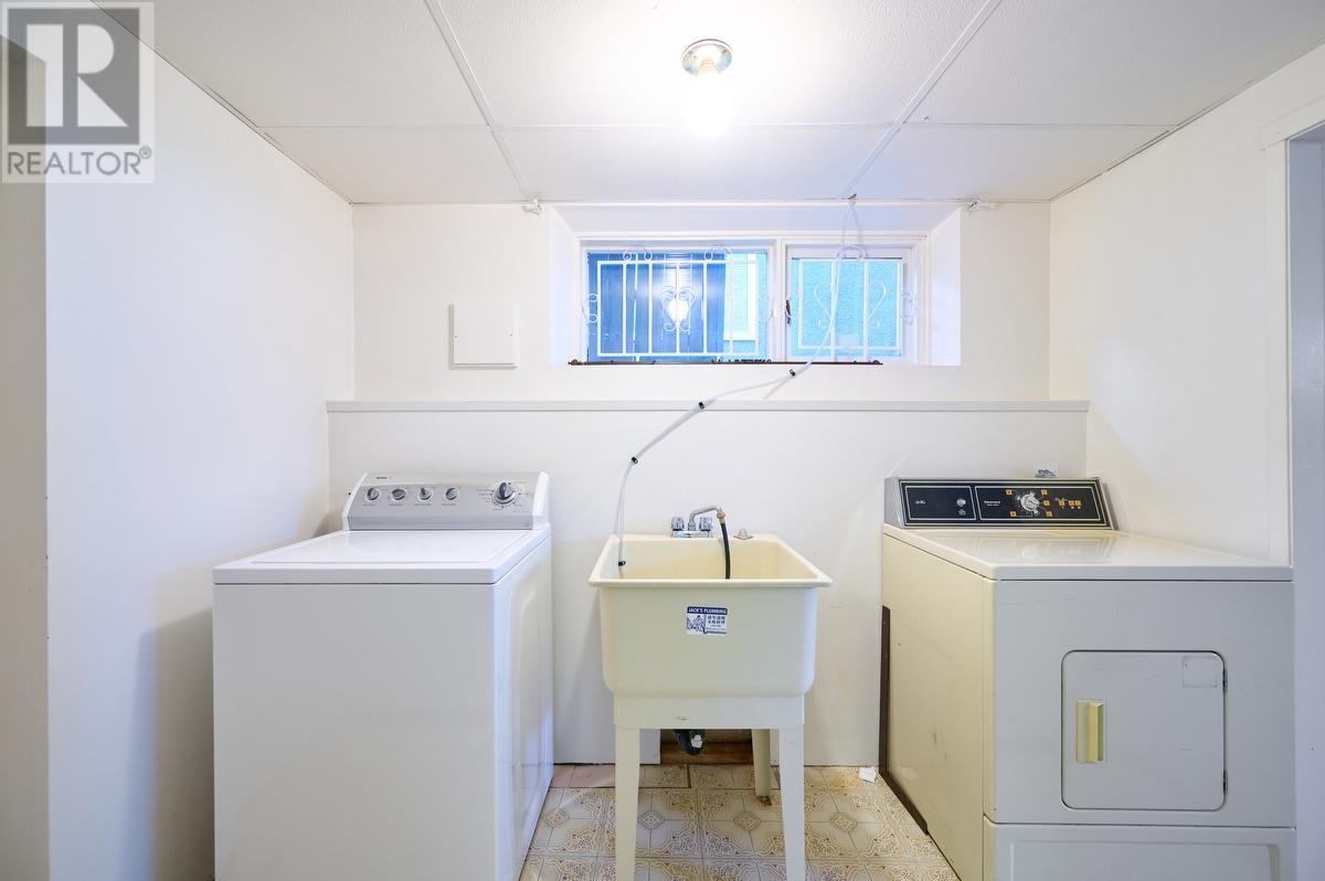 Listing Picture 23 of 39 : 2676 E 56TH AVENUE, Vancouver / 溫哥華 - 魯藝地產 Yvonne Lu Group - MLS Medallion Club Member