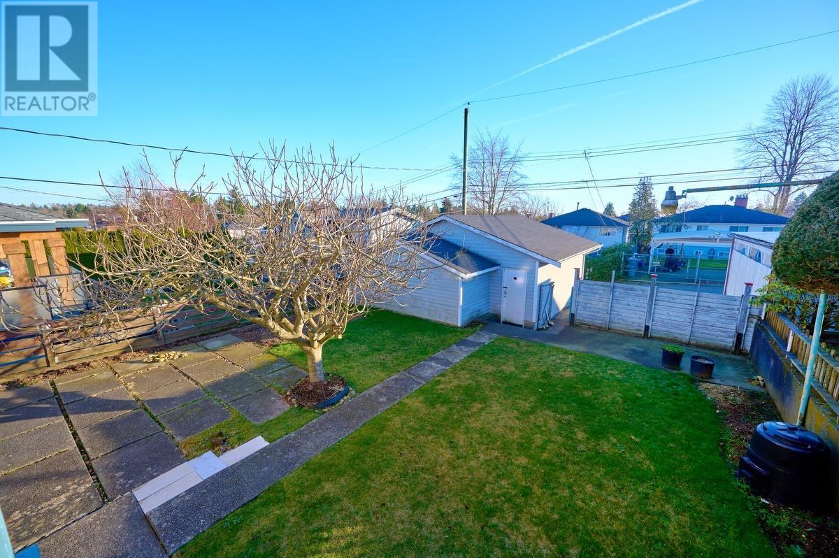 Listing Picture 26 of 39 : 2676 E 56TH AVENUE, Vancouver / 溫哥華 - 魯藝地產 Yvonne Lu Group - MLS Medallion Club Member