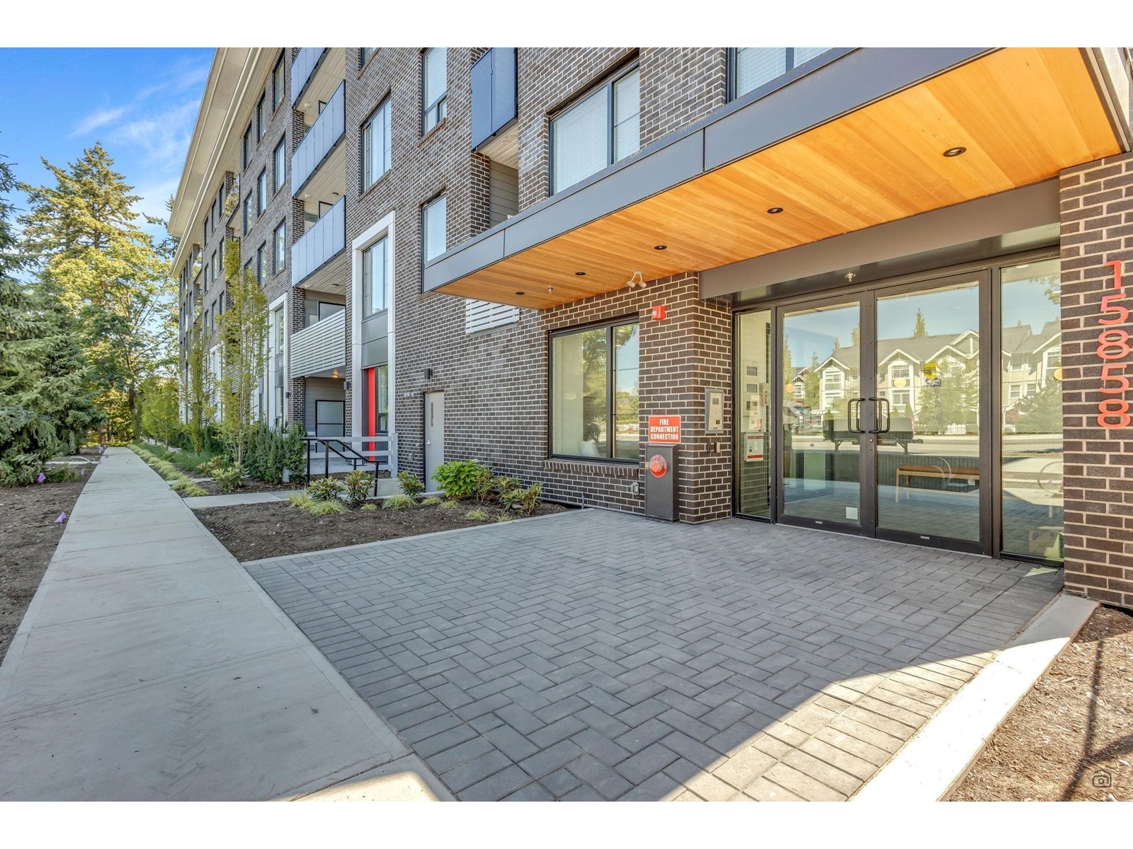 316 15858 Fraser Highway, Surrey, British Columbia  V4N 6X4 - Photo 1 - R2968004