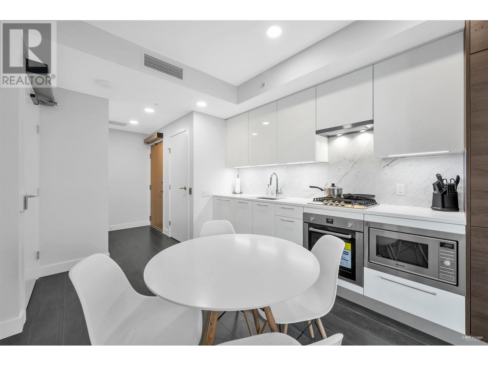 Listing Picture 7 of 16 : 3605 4458 BERESFORD STREET, Burnaby / 本拿比 - 魯藝地產 Yvonne Lu Group - MLS Medallion Club Member