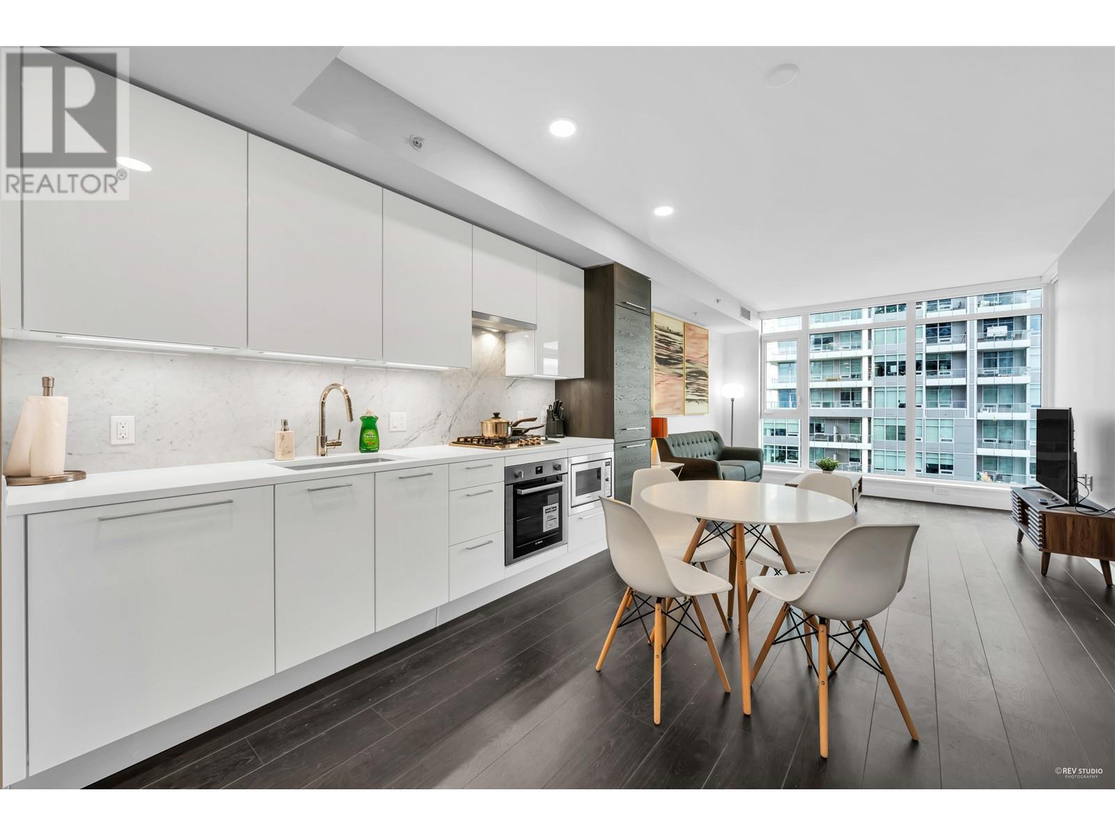 Listing Picture 4 of 16 : 3605 4458 BERESFORD STREET, Burnaby / 本拿比 - 魯藝地產 Yvonne Lu Group - MLS Medallion Club Member